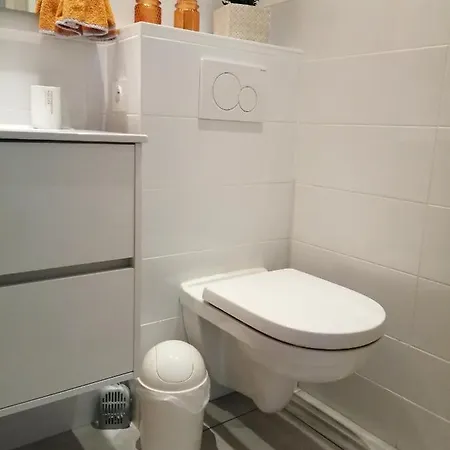 Apartment Résidence Bois Doré: Poolside Near City Center La Rochelle (Charente-Maritime)